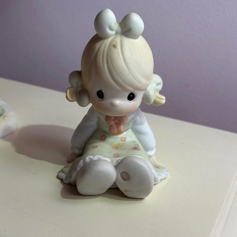 Precious Moments Pastel Figurine Shelf Set